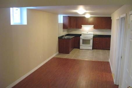 31 Junewood Cres, Brampton, L6S3T5 | Image 2