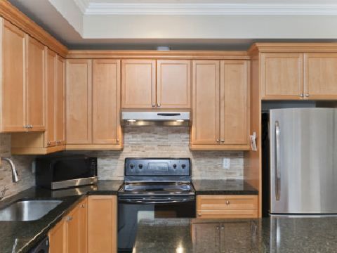 86 Lakeshore Rd W, Oakville, L6K 1E1 | Image 2