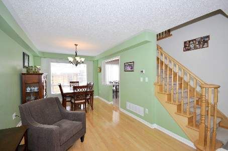 882 Mcduffe Cres, Milton, L9T6M7 | Image 2