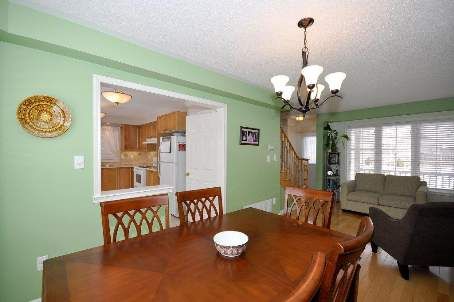 882 Mcduffe Cres, Milton, L9T6M7 | Image 3