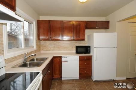 8 Huronia Crt, Brampton, L6S2C7 | Image 3