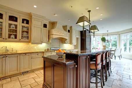 2096 Lakeshore Rd E, Oakville, L6J1M3 | Image 3