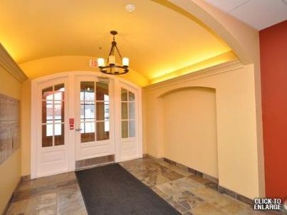 305 - 459 Kerr St, Oakville, L6K3C2 | Image 2