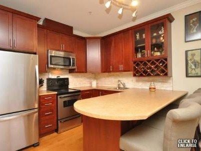 305 - 459 Kerr St, Oakville, L6K3C2 | Image 3