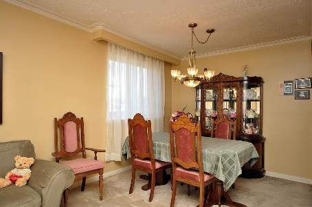 9 Ridgetop Ave, Brampton, L6X1Z6 | Image 3