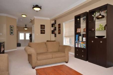 36 Tatra Cres, Brampton, L6Y0K6 | Image 2