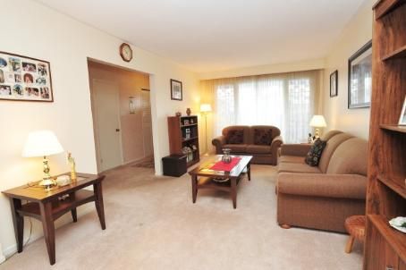 2637 Altadena Crt, Mississauga, L5K1G1 | Image 3