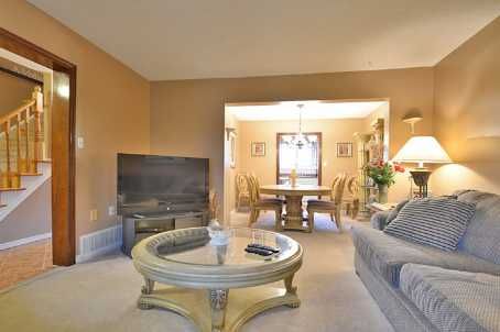 42 Gulliver Cres, Brampton, L6S1S9 | Image 2