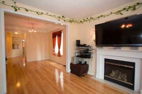 346 Panhellenic Dr, Mississauga, L5W0B9 | Image 2