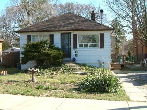 1395 Trotwood Ave, Mississauga, L5G3Z7 | Image 2