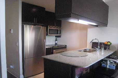 802 - 1055 Southdown Rd, Mississauga, L5J2Y7 | Image 2