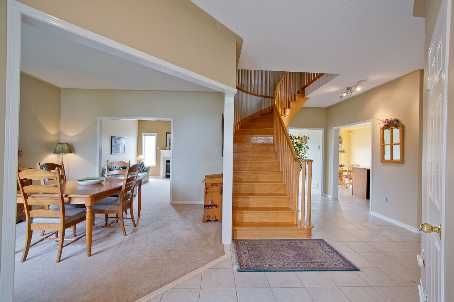 16 Cottontail Rd, Brampton, L4G6Y2 | Image 2