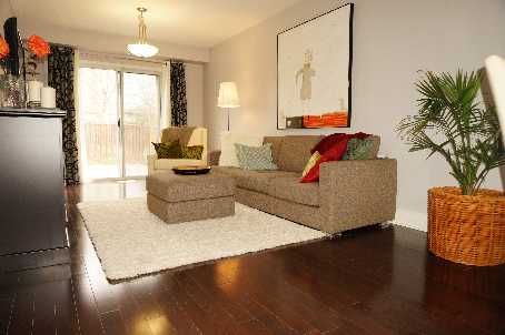 6328 Martel Crt, Mississauga, L5N3H6 | Image 2