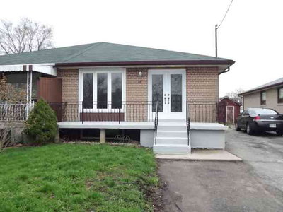 Semi-Detached House sold at 25 Coronado Court, Toronto, Ontario, M9M1S6 - Humbermede - MLS: W2621499