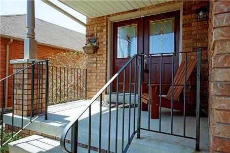 83 Atwood Ave, Halton Hills, L7G6C5 | Image 2