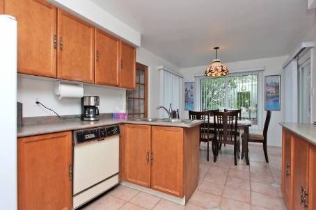 24 Cousins Crt, Brampton, L6Y3K4 | Image 3