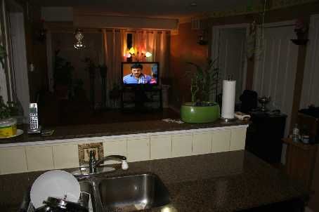 1401 - 8 Dayspring Circ, Brampton, L6P2Z7 | Image 3