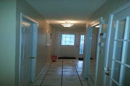 71 - 3525 Brandon Gate Dr, Mississauga, L4T3M3 | Image 3