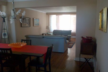 2215 Springfield Crt, Mississauga, L5K1V3 | Image 3