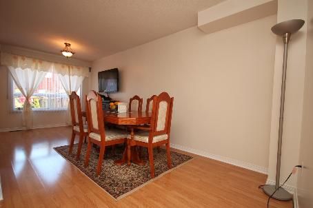 3 Sinclair Crt, Brampton, L6X4P5 | Image 3