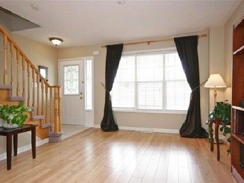 1652 Beaty Tr, Milton, L9T5Z7 | Image 2