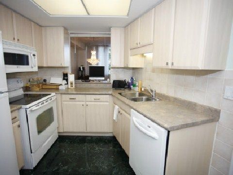 206 - 1360 Rathburn Rd E, Mississauga, L4W4H4 | Image 3