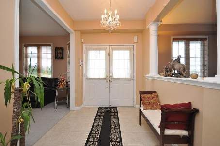 1090 Trudeau Dr, Milton, L9T 0A3 | Image 2