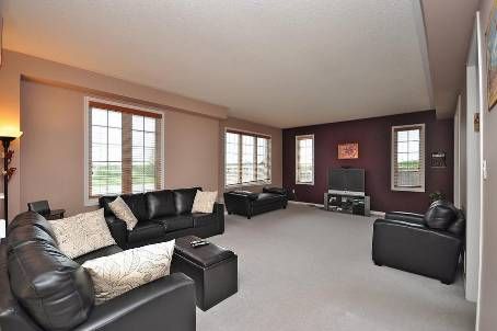 1090 Trudeau Dr, Milton, L9T 0A3 | Image 3