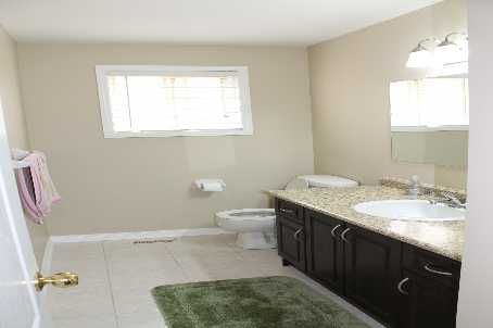 94 Bighorn Cres, Brampton, L6R1G7 | Image 3