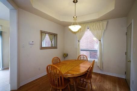 2 Wellsprings Dr, Brampton, L6V4S5 | Image 3