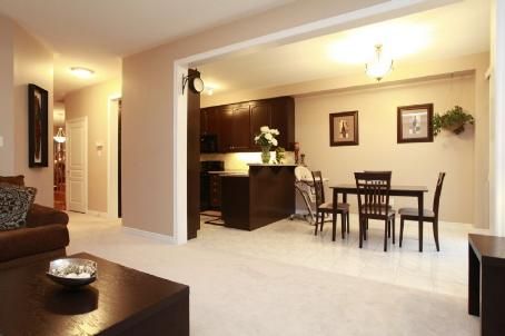 102 Begonia Cres, Brampton, L7M0M7 | Image 3