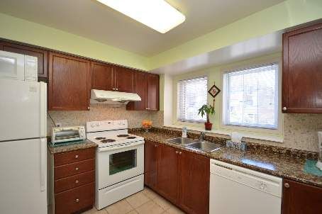 26 - 50 Strathaven Dr, Mississauga, L5R4E7 | Image 3