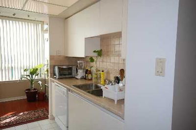 Unit 2109 — 550 Webb Dr, Mississauga - City Centre image-0-4