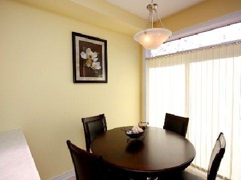 114 Rocky Point Cres, Brampton, L6V4R8 | Image 3