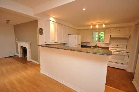 322 Indian Valley Tr, Mississauga, L5G2K8 | Image 3