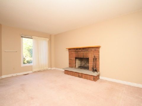 7 Laidlaw Ave, Brampton, L6S5W1 | Image 3