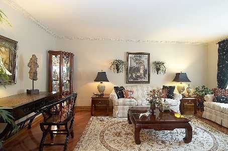 4 Neiltree Crt, Toronto, M9C5C3 | Image 3