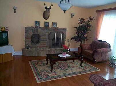 2090 Stonehouse Cres, Mississauga, L5H3J1 | Image 2