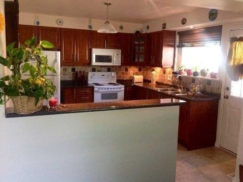 32 Dunblaine Cres, Brampton, L6T3H2 | Image 3