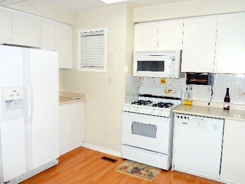 3 Sinclair Crt, Brampton, L6X4P5 | Image 3