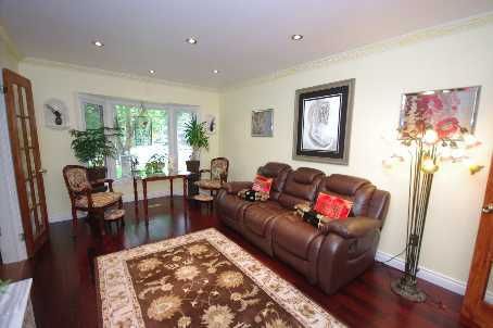 6585 Eastridge Rd, Mississauga, L5N4L5 | Image 2