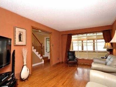 781 Fletcher Valley Cres, Mississauga, L5J2X4 | Image 2