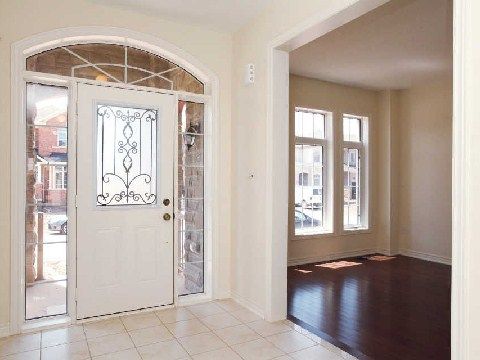 3169 Larry Cres, Oakville, L6M 0T1 | Image 2