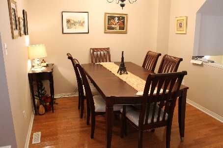 3255 Redpath Circ, Mississauga, L5N8R3 | Image 3