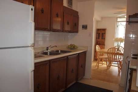 1109 - 3120 Kirwin Ave, Mississauga, L5A3R2 | Image 2