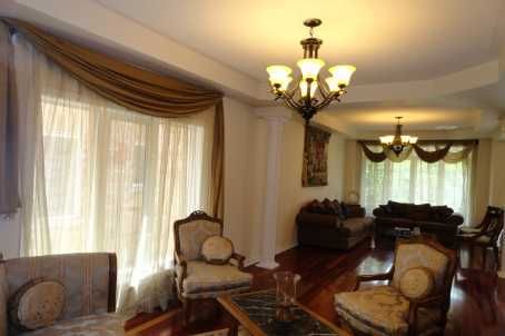 3285 Topeka Dr, Mississauga, L5M7V1 | Image 3