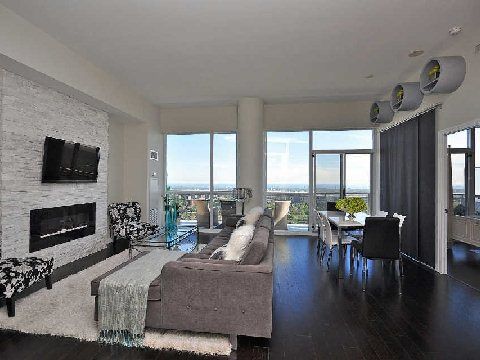 Ph3504 - 223 Webb Dr, Mississauga, L5B0E8 | Image 2