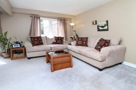 67 - 2766 Folkway Dr, Mississauga, L5L3M3 | Image 2