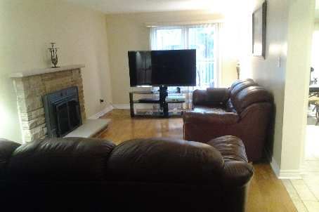 198 Harrowsmith Dr, Mississauga, L5R1R9 | Image 2