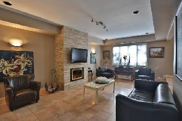 988 Tennyson Ave, Mississauga, L5H2Z1 | Image 3